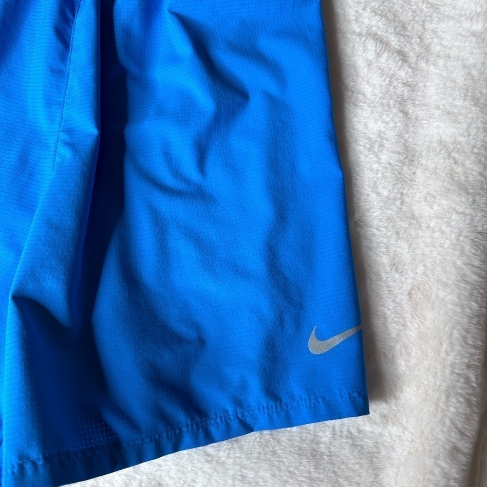Nike Dri-fit Short - Picture 3 of 5